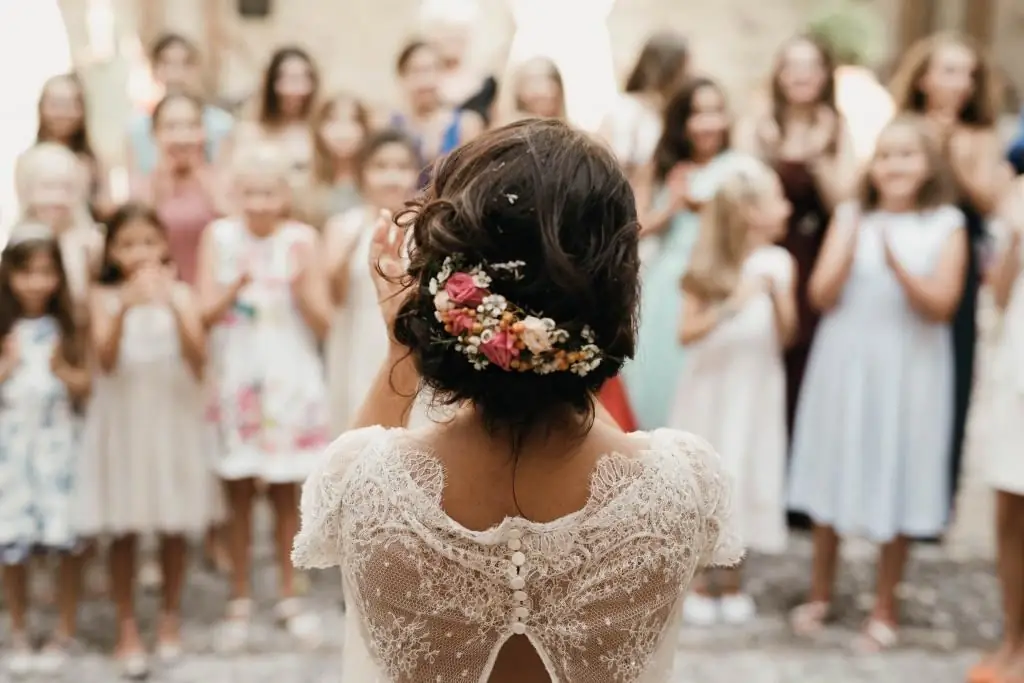 boda en abril signos y tradiciones populares