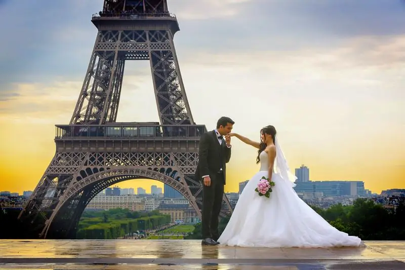 wedding abroad pros and cons