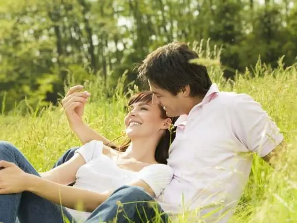 couple dans la nature