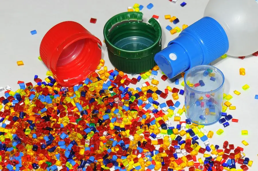 piese din material plastic