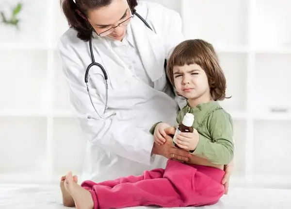 Temperature and diarrhea in a child 2 years old: possible causes, first aid and treatment