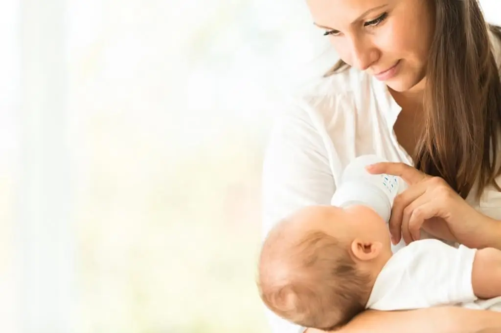 L'alimentazione artificiale di un bambino