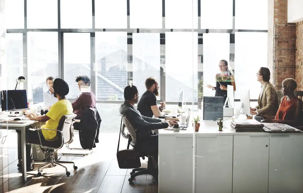 L'équipe au bureau