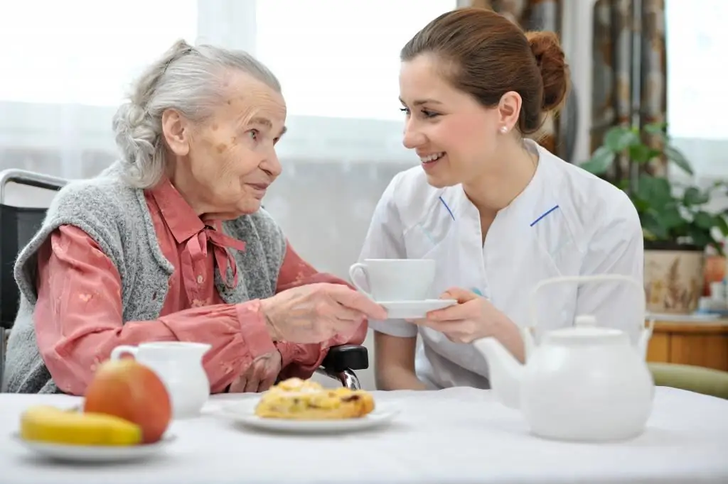 Come aumentare l'appetito in una persona anziana: i modi più efficaci