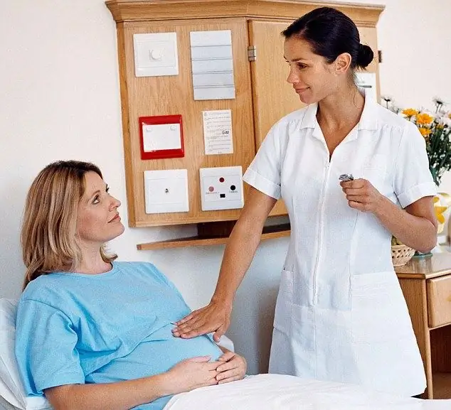 pregnant woman in hospital