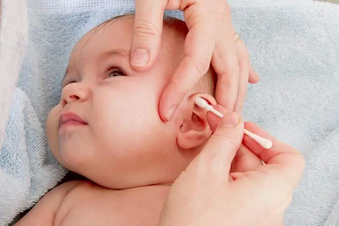 Redness behind the ear in a child: description of symptoms, causes, possible diseases, consultation of doctors and ways to solve the problem