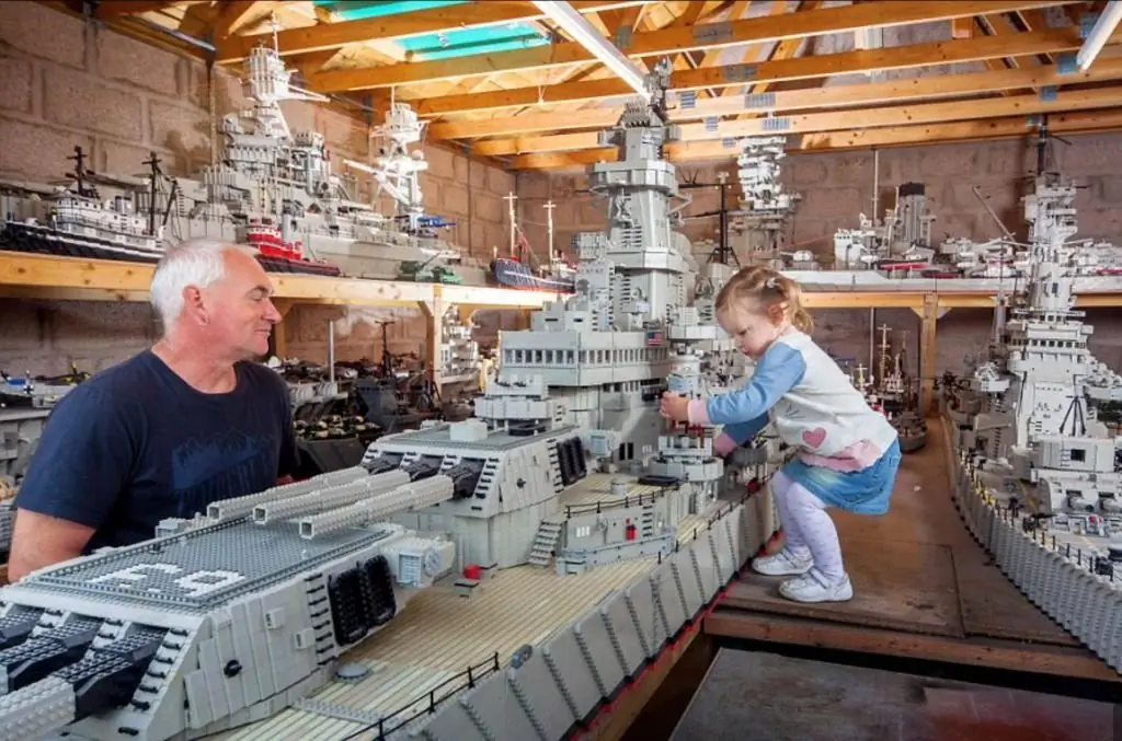 Hoe maak je een Lego-schip met je eigen handen?