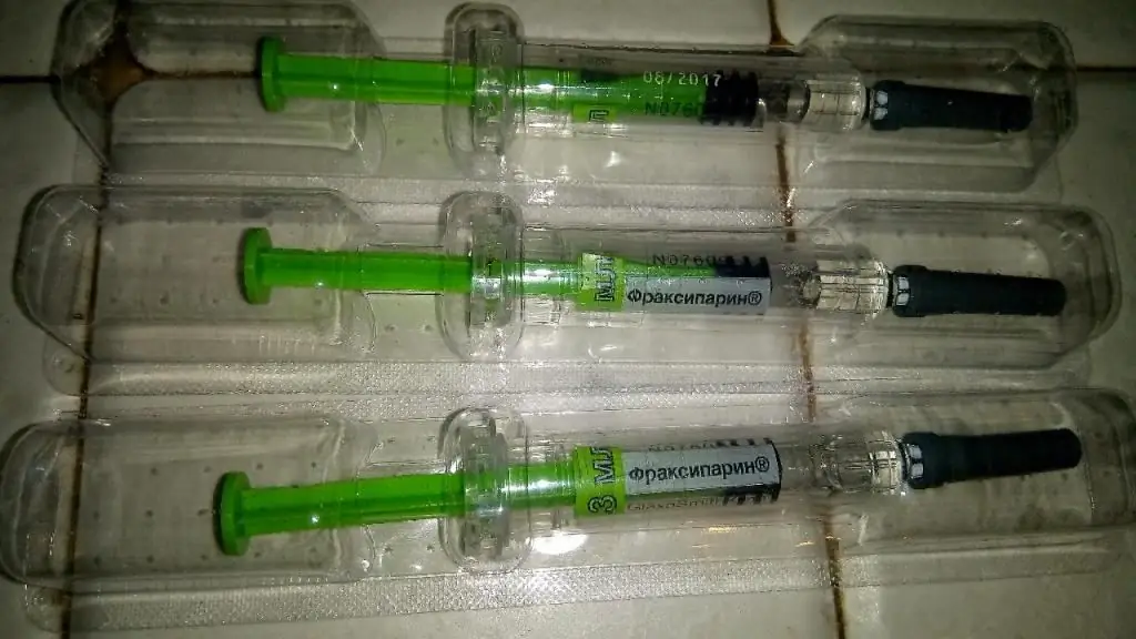 Syringes with dispenser