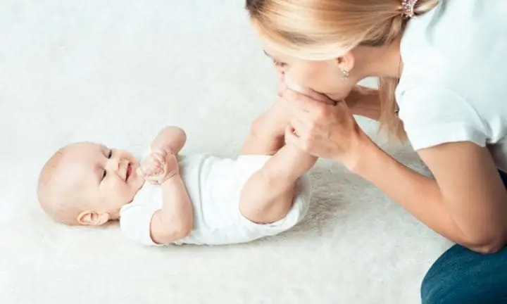 Children's routine at 6 months: daily routine, nutrition schedule, sleep and wakefulness Children's routine at 6 months: daily routine, nutrition schedule, sleep and wakefulness