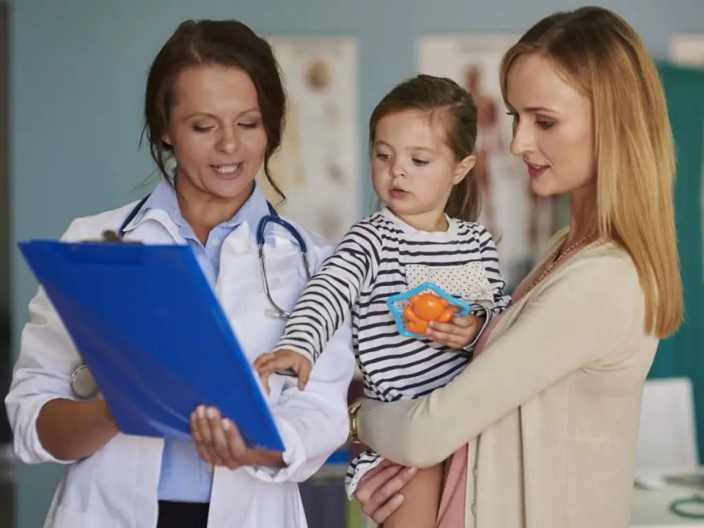 temperature and rashes on the body of a child