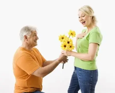 Geluk aan die vrou van haar man met die herdenking van die oorspronklike, snaakse. Baie geluk aan die vrou met die geboorte van 'n kind van haar man