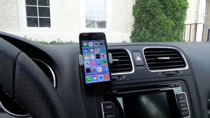 universal car holder para sa smartphone