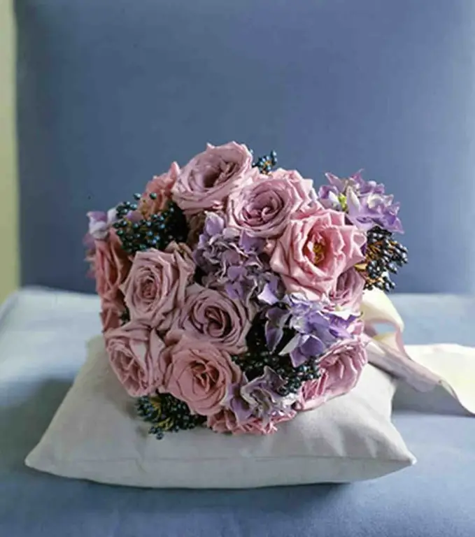 Bouquet ya roses lilac