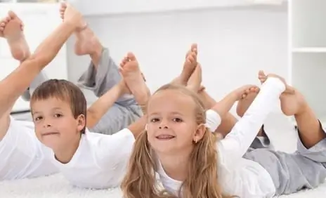 Kinderübungen strahlende Sonne