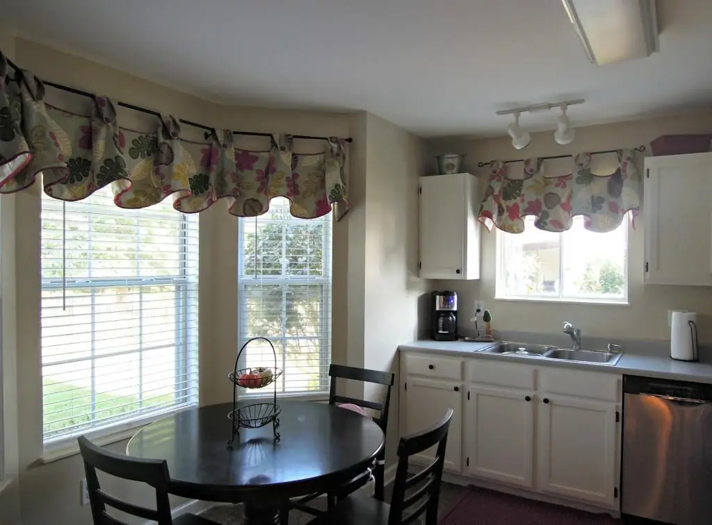 Curtains for a small kitchen