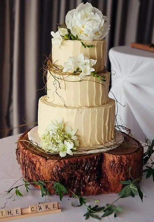 Torta per un matrimonio in legno