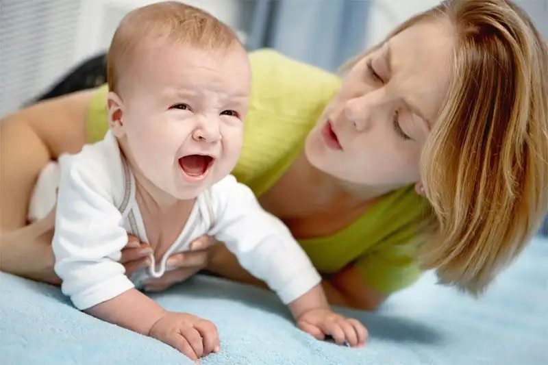 Colic in a newborn how to help a baby