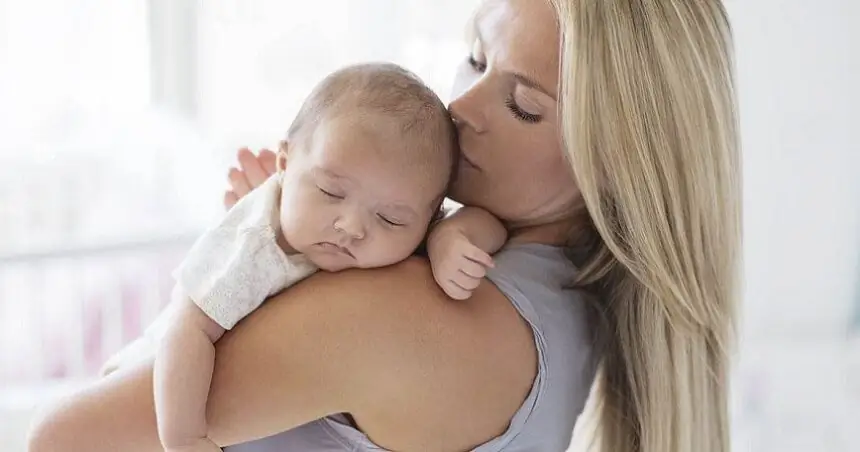 Colique chez un nouveau-né comment aider un bébé Komarovsky