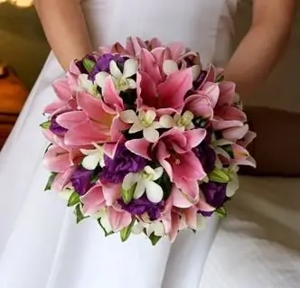 wedding bouquets of lilies