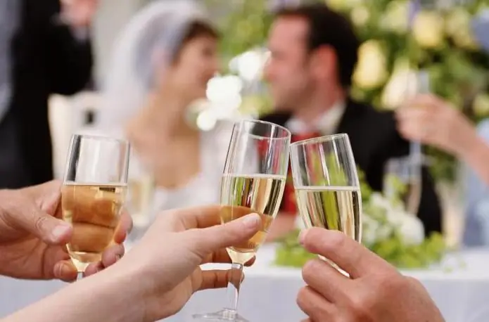 Brindis de boda originales y felicitaciones de los padres. Hermosas felicitaciones a los recién casados de los padres